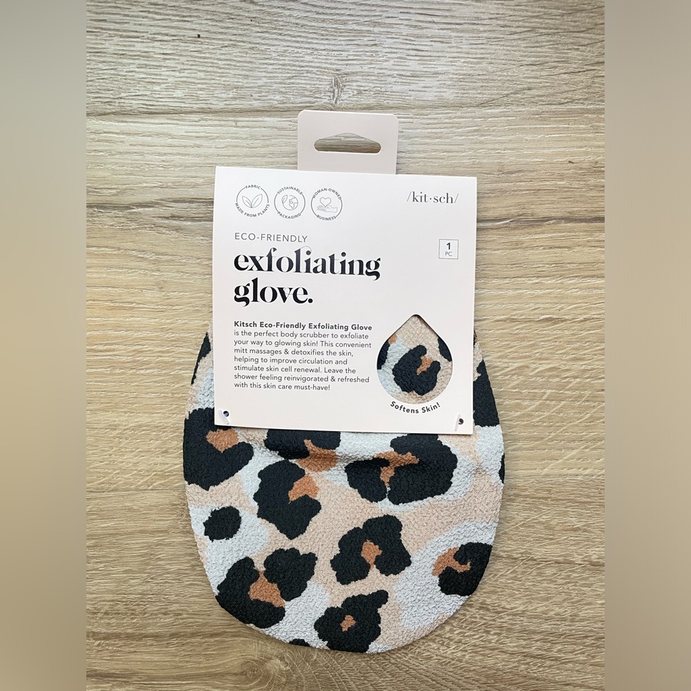 New Kitsch Exfoliating Glove Cheetah Print
